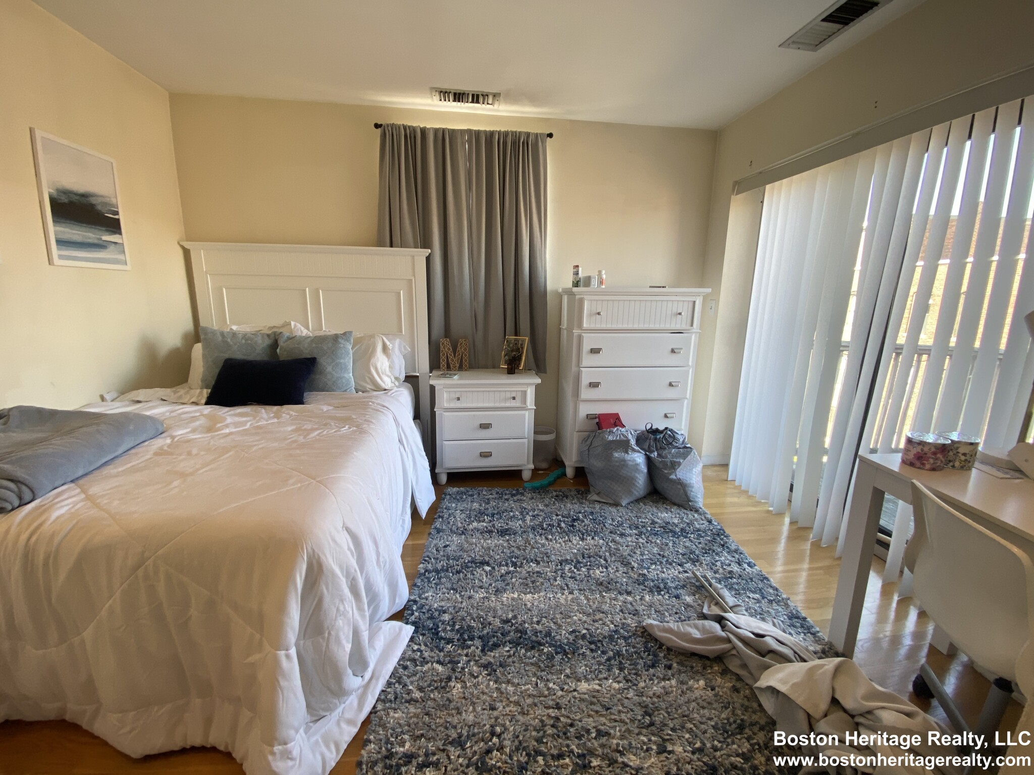 2 bed, 1 bath apartment for rent at 108 Gainsborough St Unit 405, Fenway — photo 4 of 9