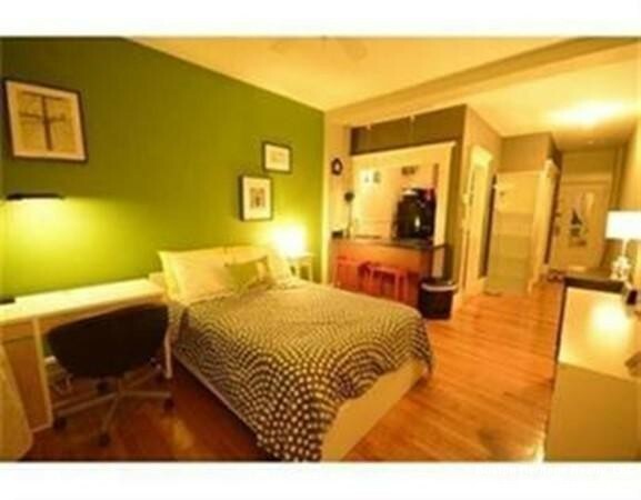 8 Garrison St, Back Bay