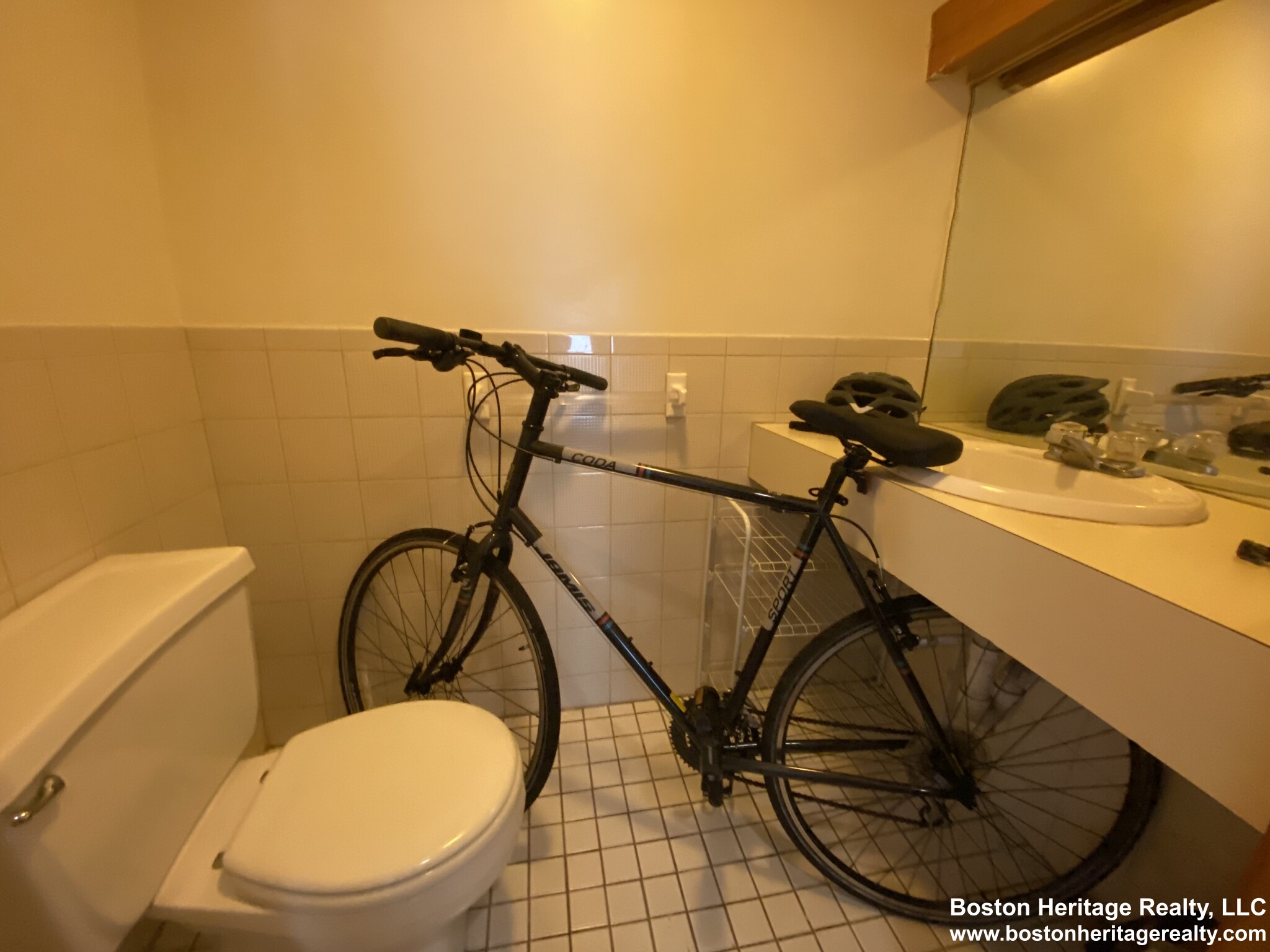 2 bed, 1.5 bath apartment for rent at 54 Gainsborough St Unit 4, Fenway — photo 8 of 8