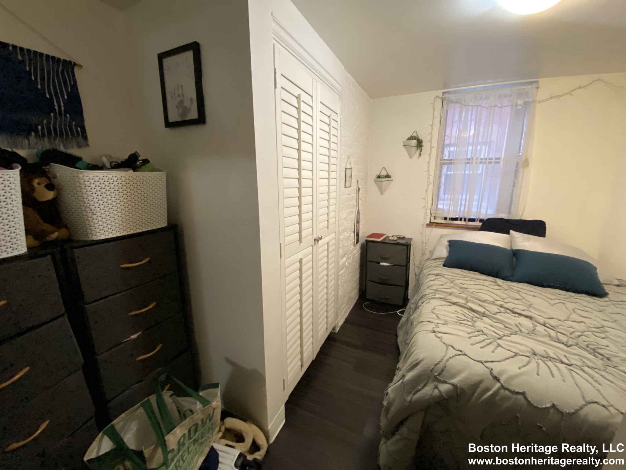 2 bed, 1 bath apartment for rent at 111 Gainsborough St Unit 1, Fenway — photo 3 of 6