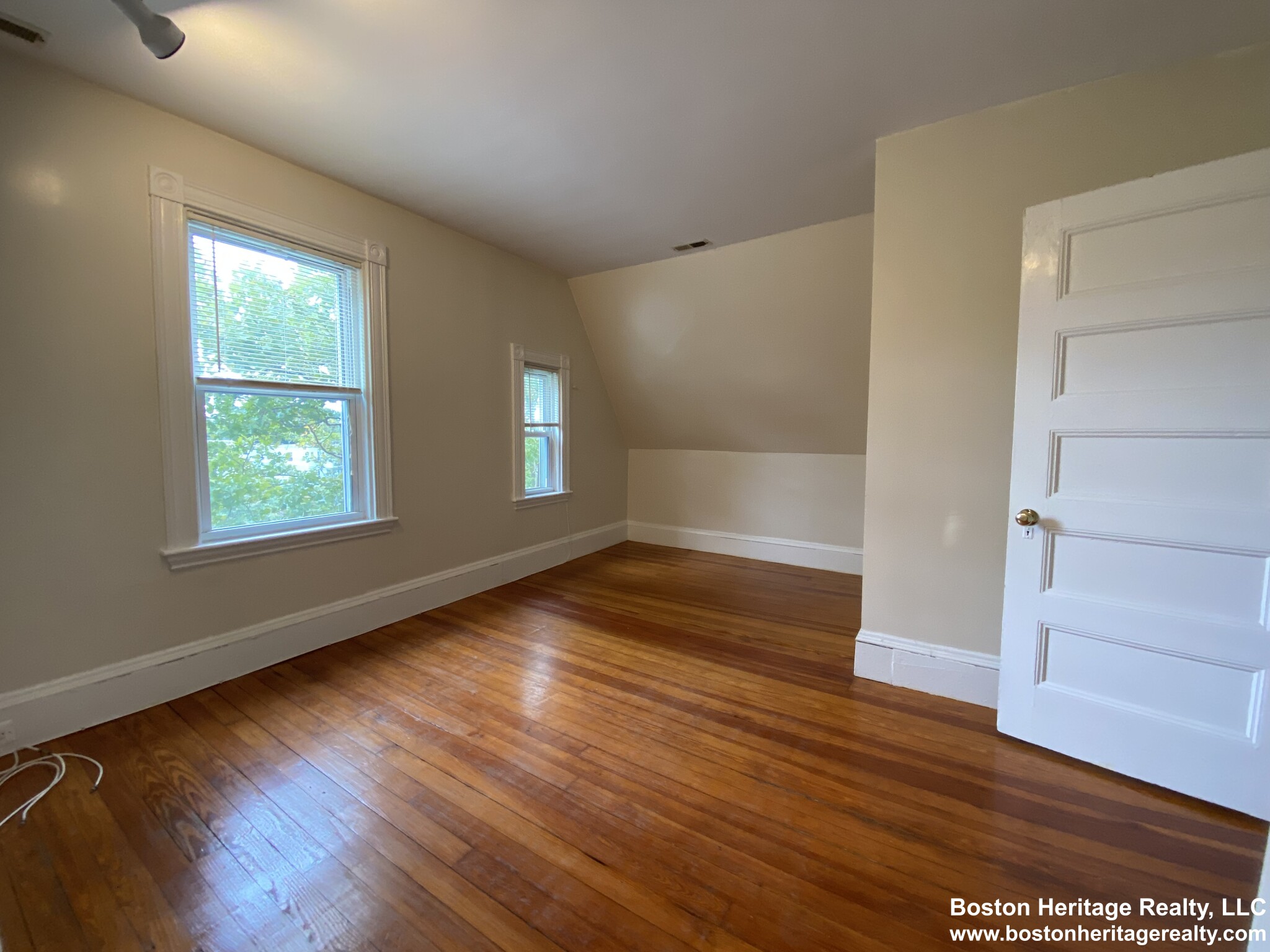 4 bed, 1 bath apartment for rent at 5 Kendall St Unit 3, Brookline Hills — photo 7 of 12