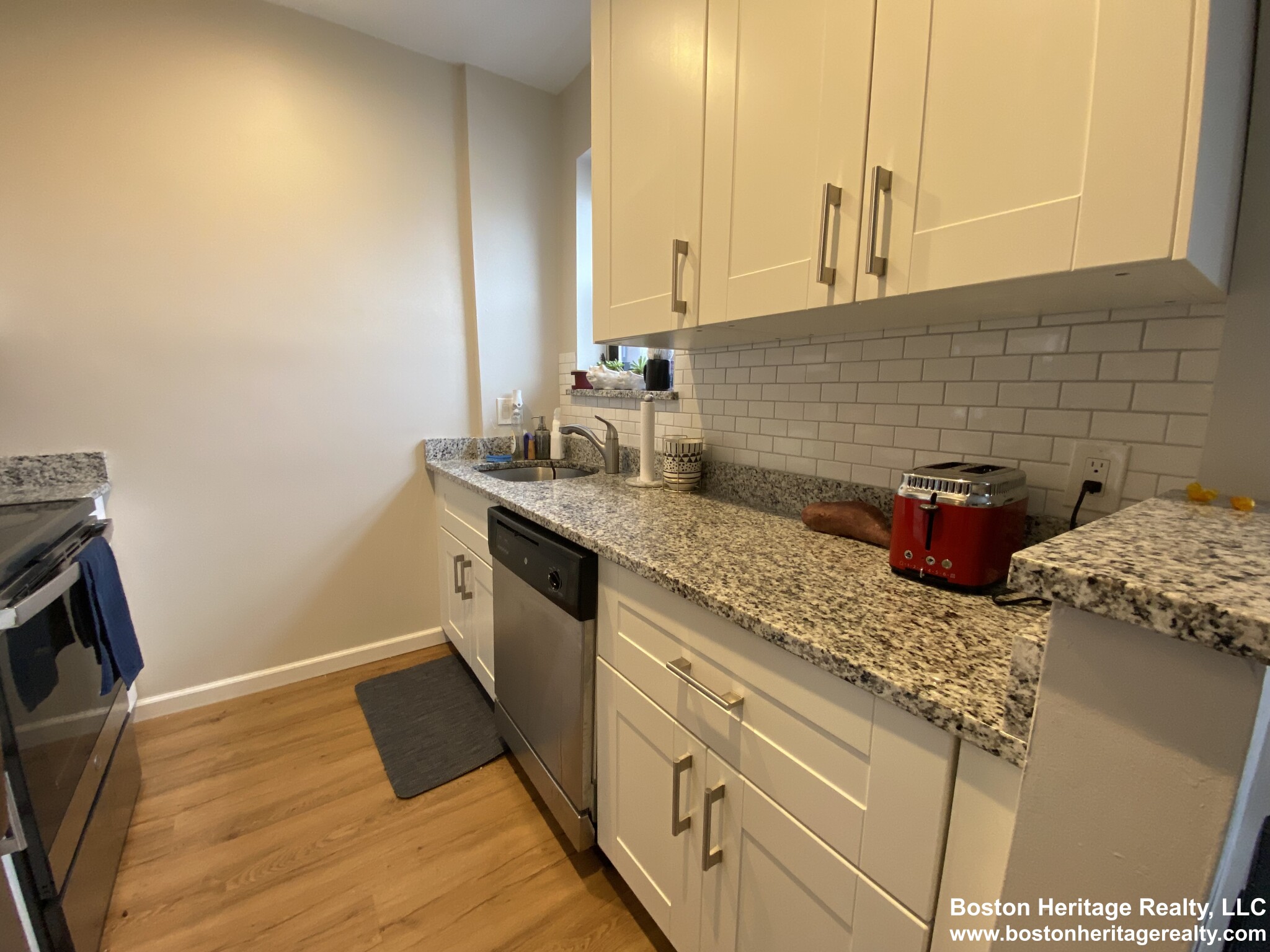 2 bed, 1 bath apartment for rent at 54 Gainsborough St Unit 3, Fenway — photo 3 of 7