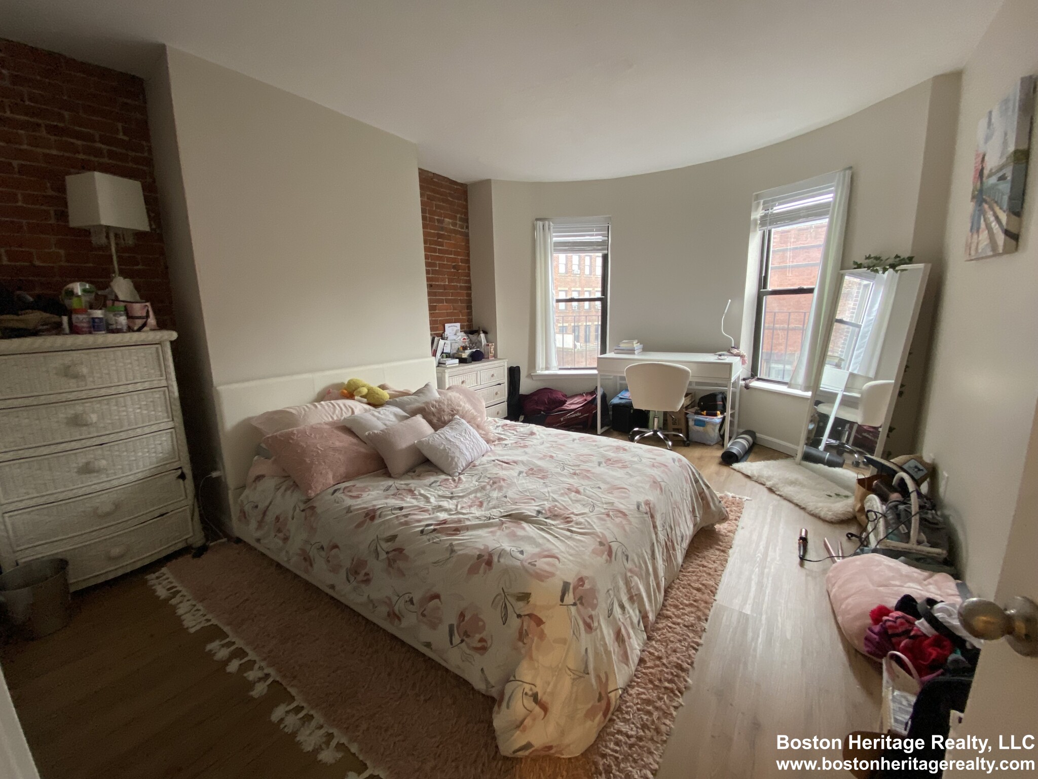 2 bed, 1 bath apartment for rent at 54 Gainsborough St Unit 3, Fenway — photo 4 of 7