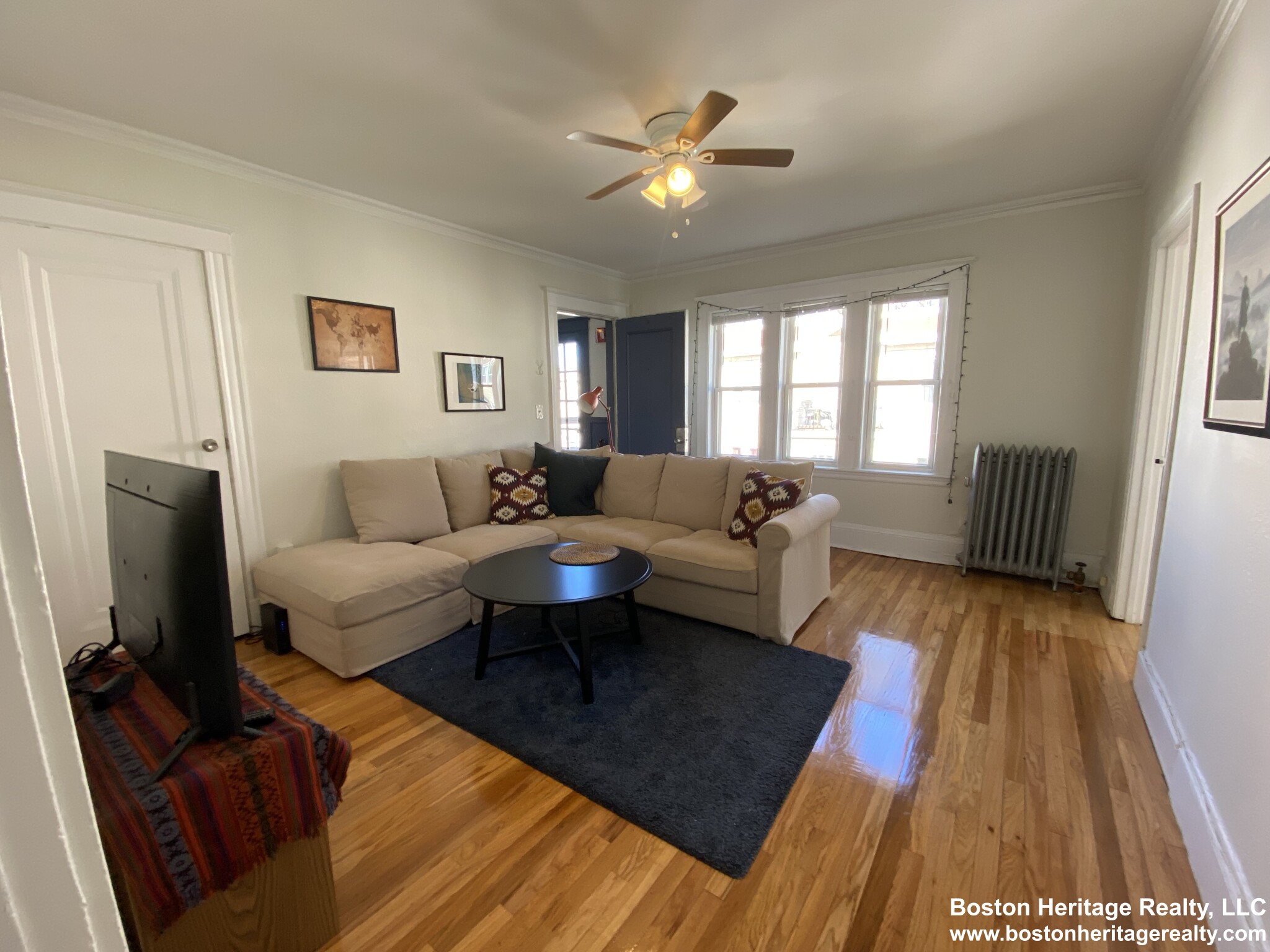 2 bed, 1 bath apartment for rent at 1 Pama Gdns Unit 3, Brighton — photo 3 of 9