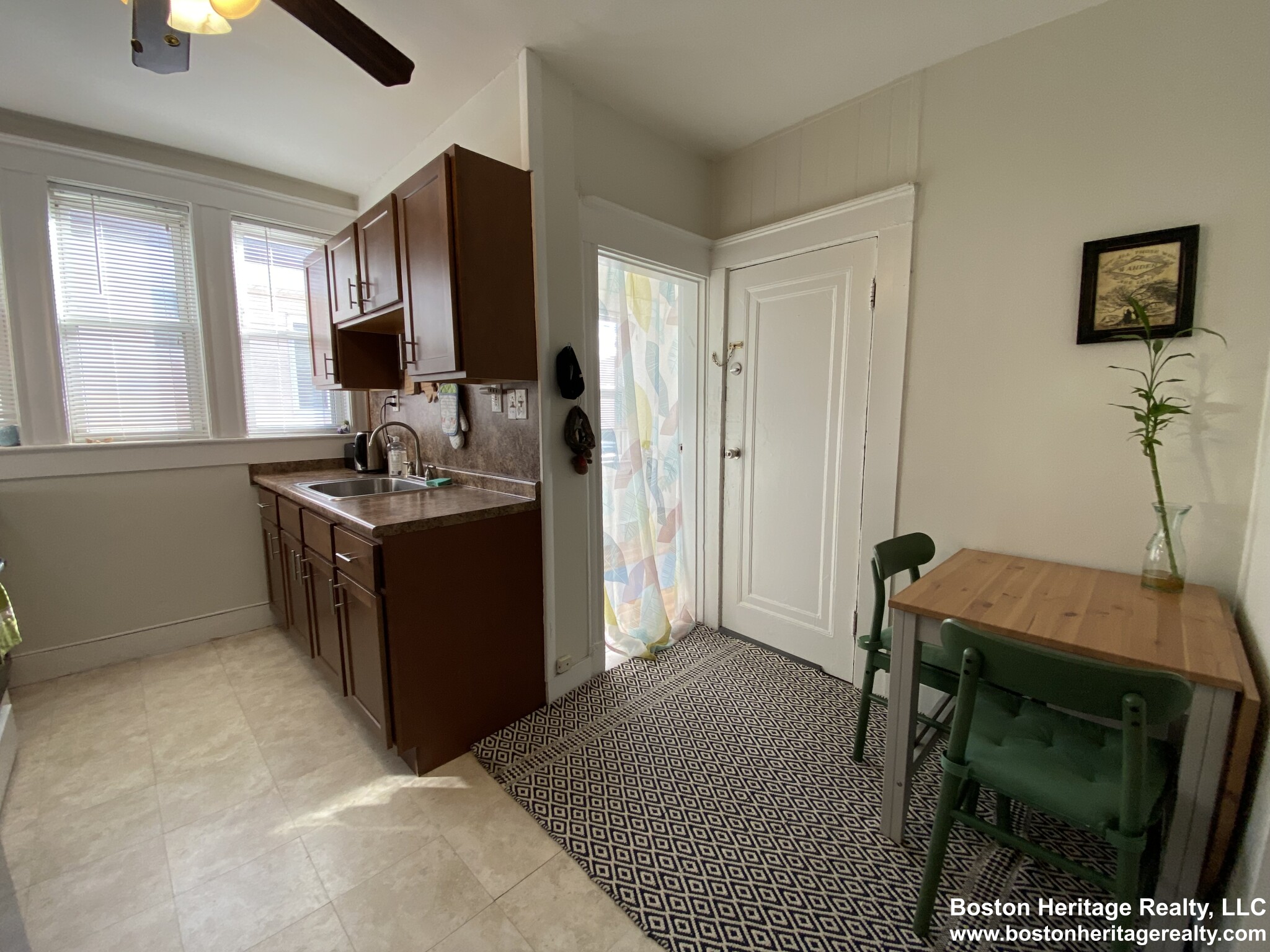 2 bed, 1 bath apartment for rent at 1 Pama Gdns Unit 3, Brighton — photo 8 of 9