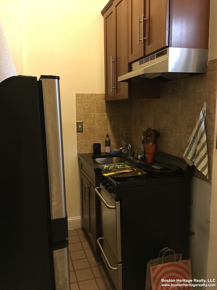2 Beds, 1 Bath apartment in Boston, Fenway for $2,850