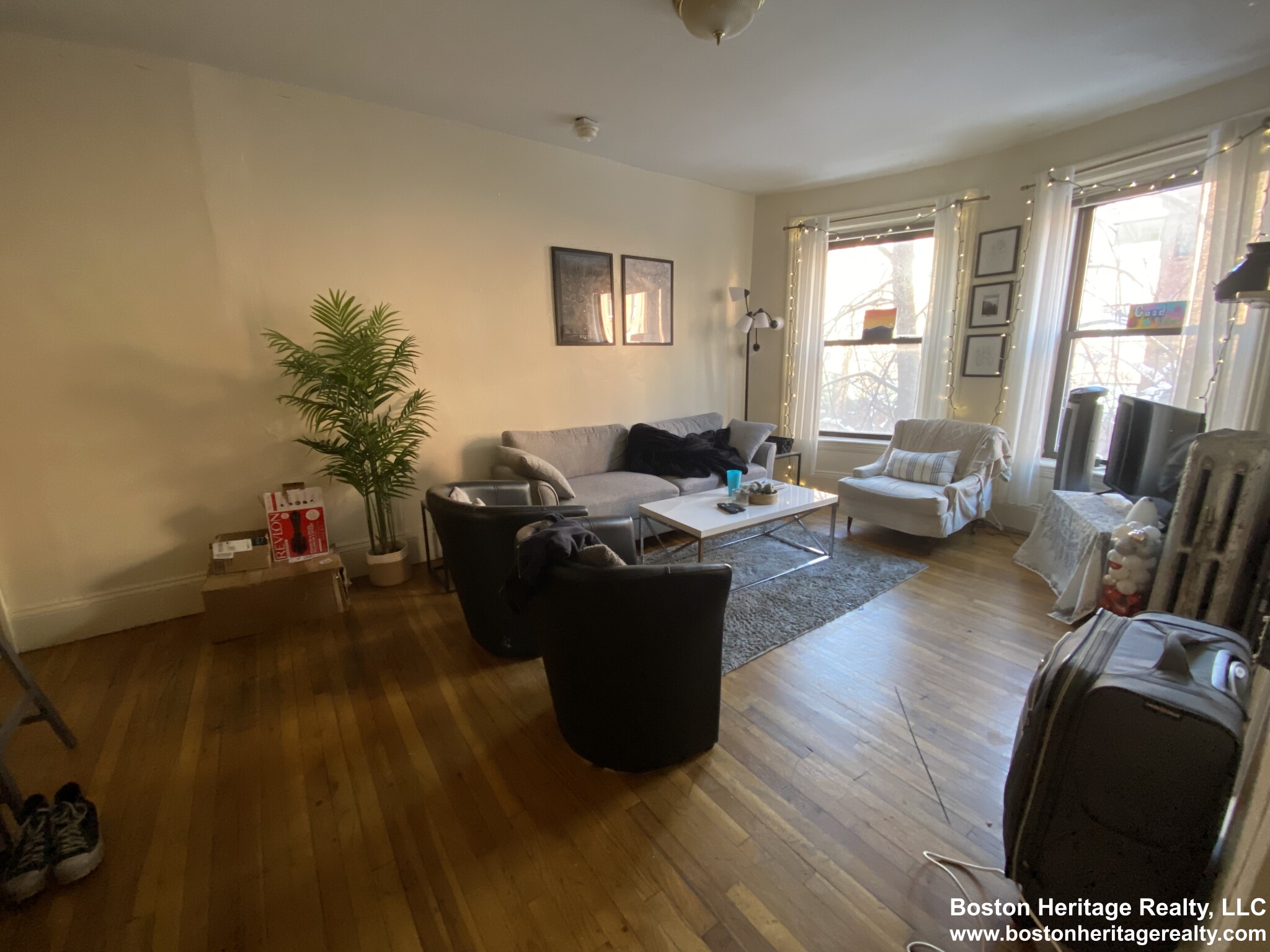 4 bed, 1 bath apartment for rent at 32 Symphony Rd Unit 3, Fenway — photo 2 of 8
