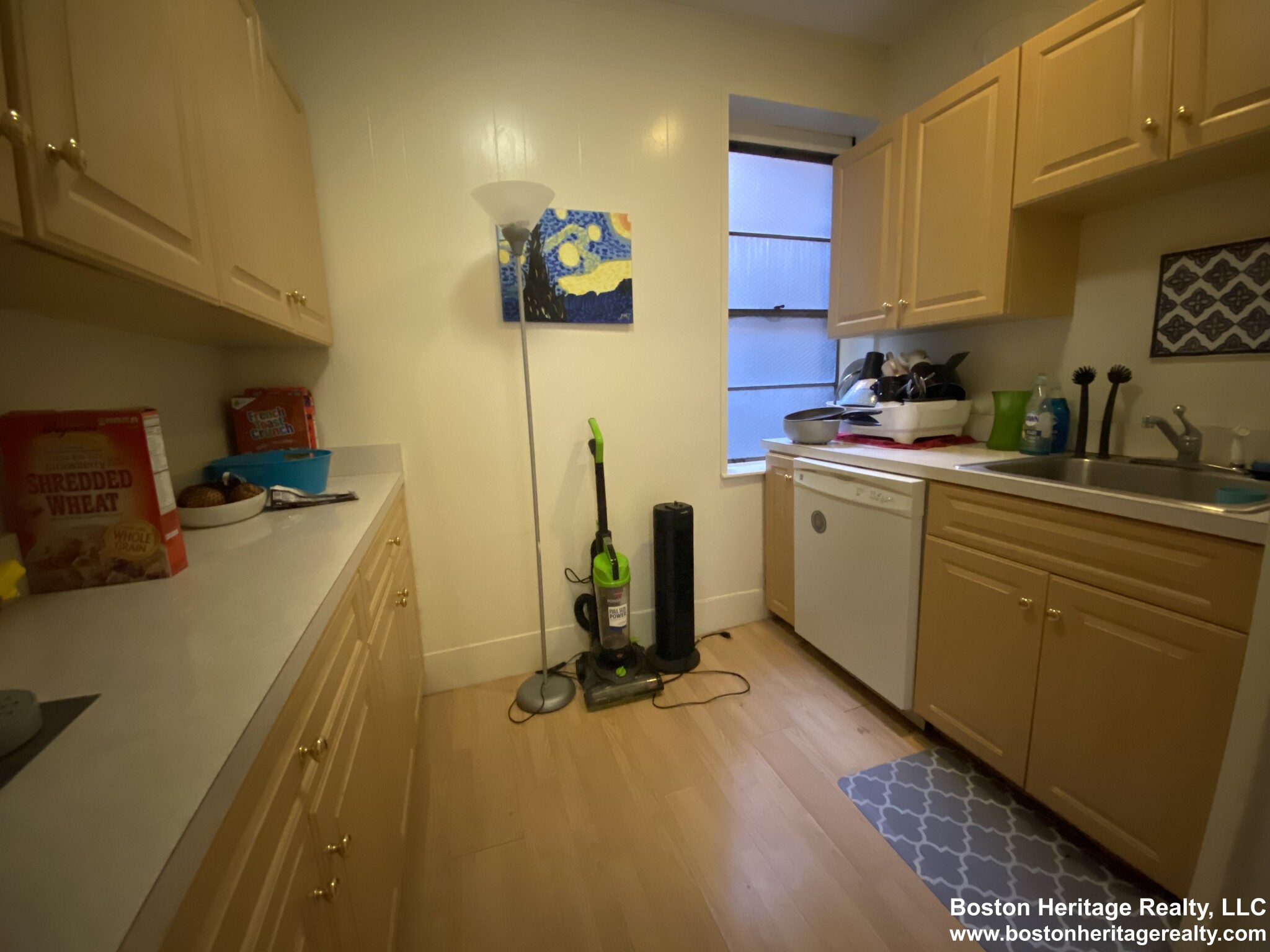 4 bed, 1 bath apartment for rent at 32 Symphony Rd Unit 3, Fenway — photo 5 of 8