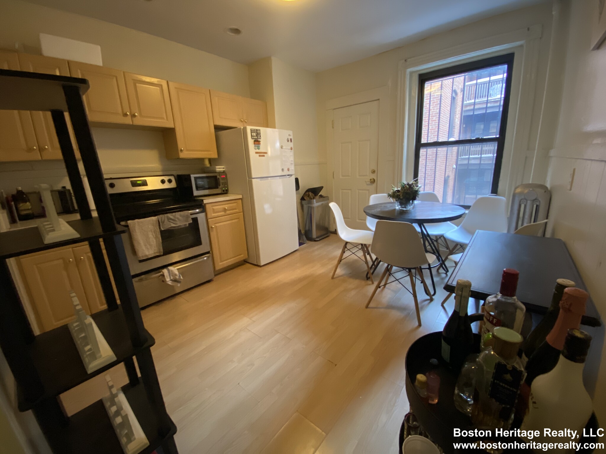 4 bed, 1 bath apartment for rent at 32 Symphony Rd Unit 3, Fenway — photo 3 of 8