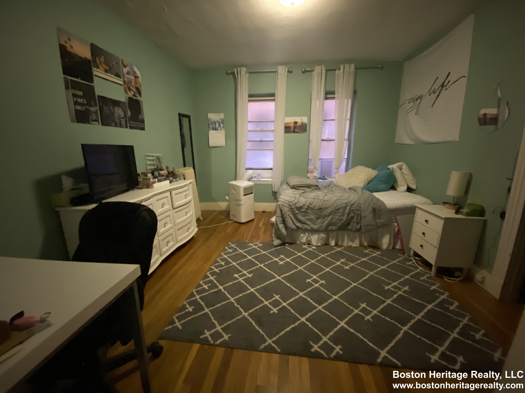 4 bed, 1 bath apartment for rent at 32 Symphony Rd Unit 3, Fenway — photo 7 of 8