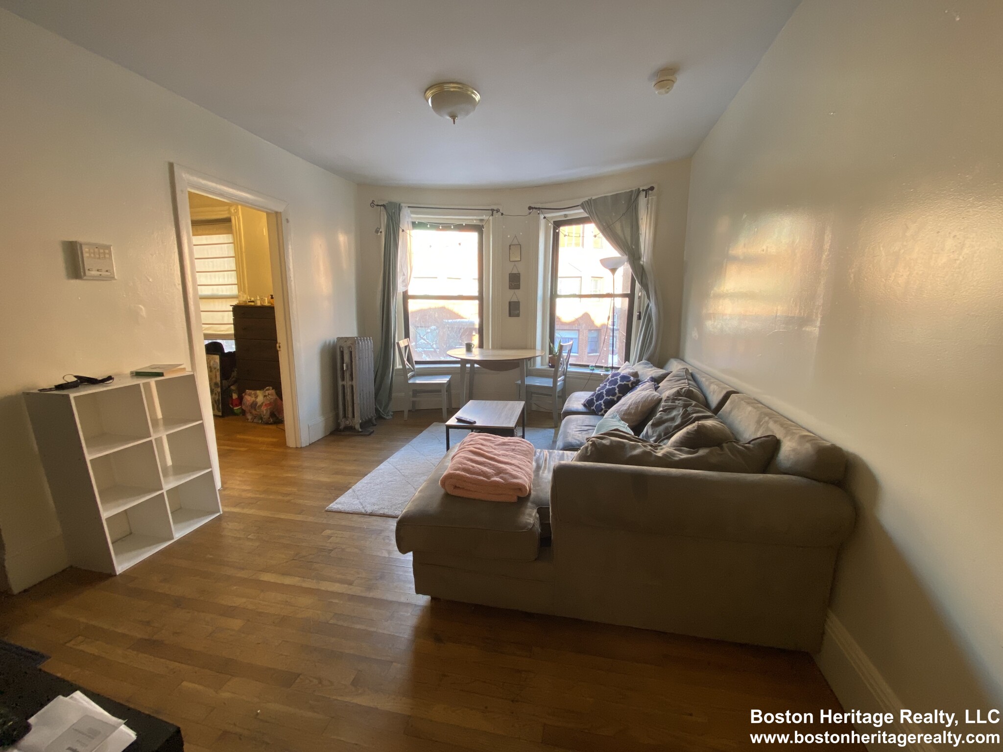 4 bed, 1 bath apartment for rent at 32 Symphony Rd Unit 4, Fenway — photo 2 of 9