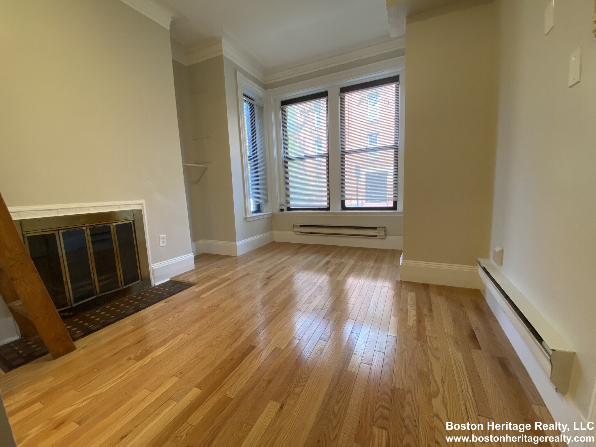 Studio bed, 1 bath apartment for rent at 22 Symphony Rd Unit 1, Fenway — photo 2 of 5