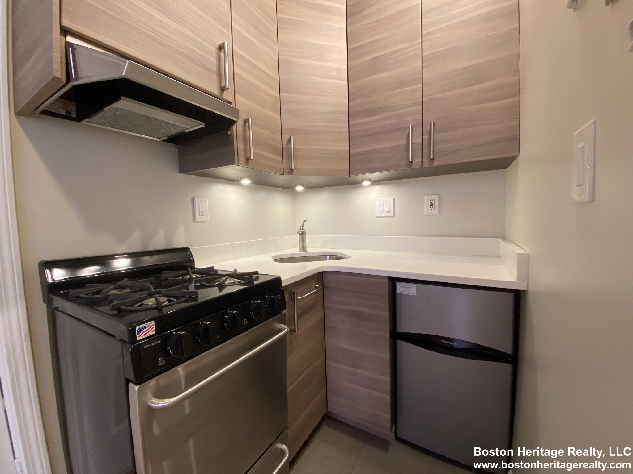 Studio bed, 1 bath apartment for rent at 22 Symphony Rd Unit 1, Fenway — photo 1 of 5