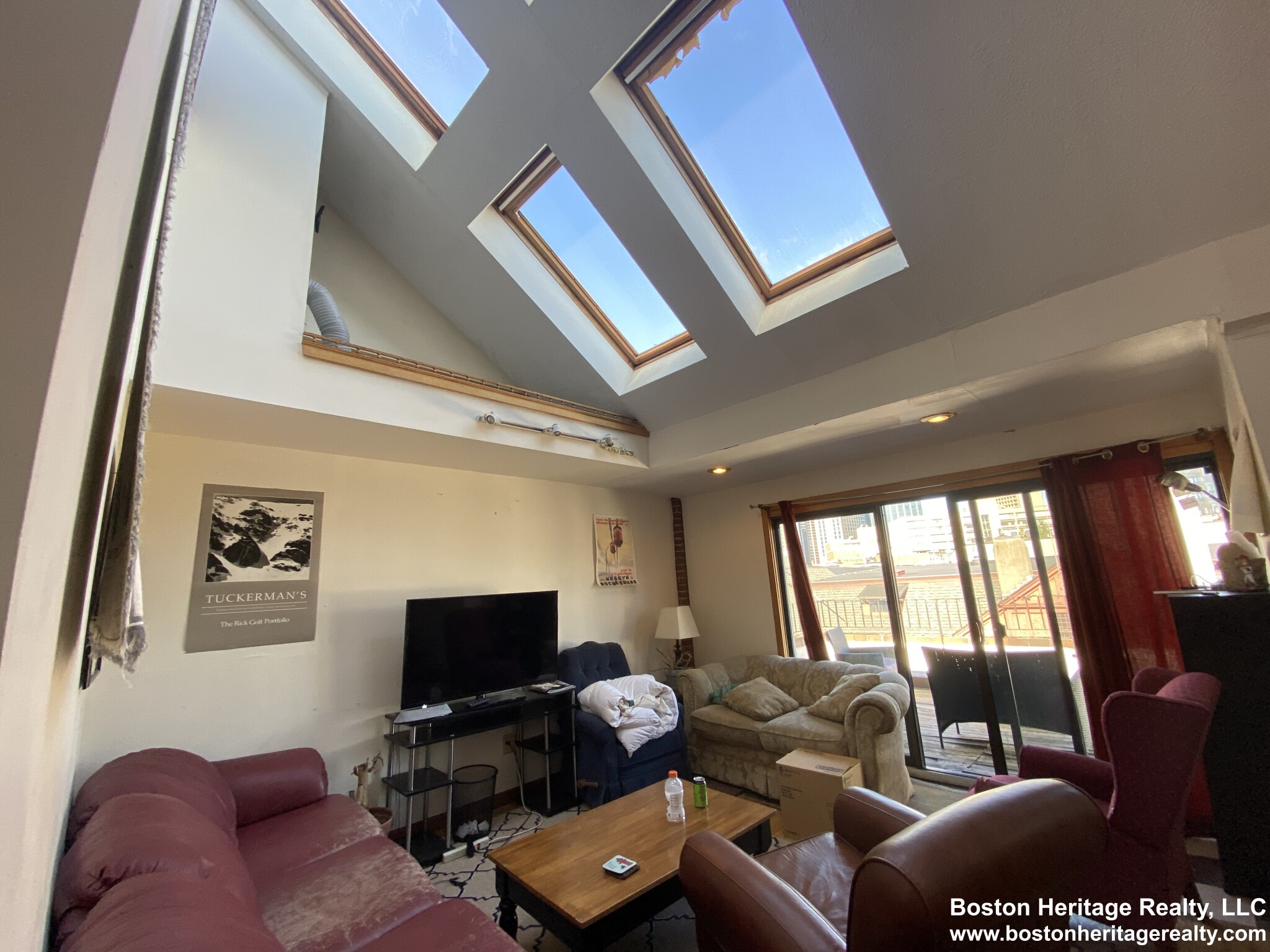 4 bed, 2 bath apartment for rent at 51 Hemenway St Unit 5, Fenway — photo 3 of 16