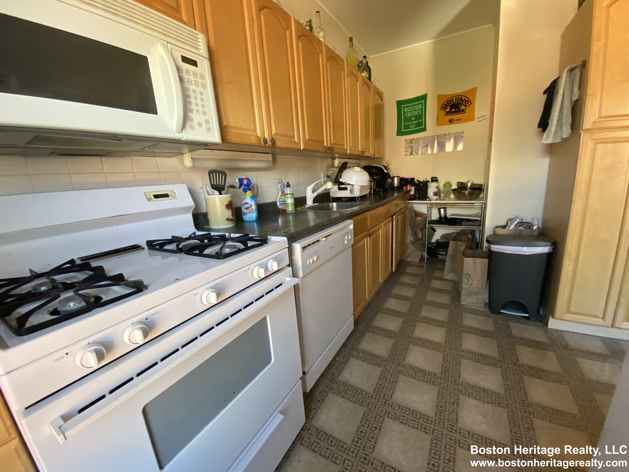 4 bed, 2 bath apartment for rent at 51 Hemenway St Unit 5, Fenway — photo 16 of 16