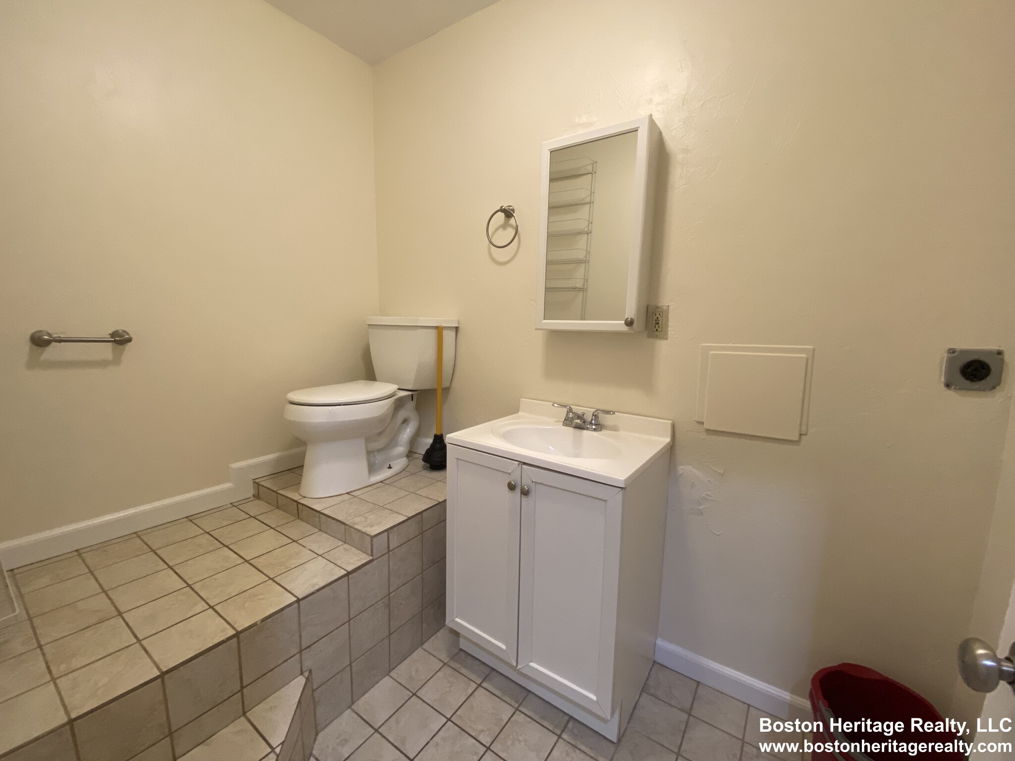 210 Hemenway St, Fenway