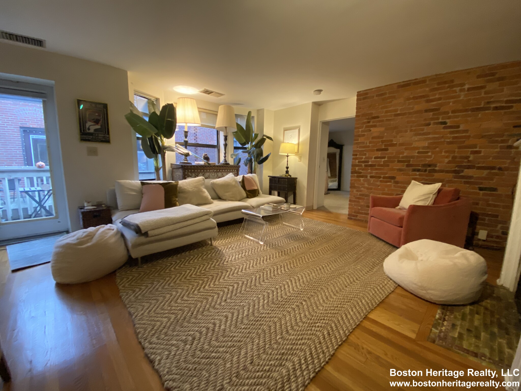 103 Gainsborough St, Fenway