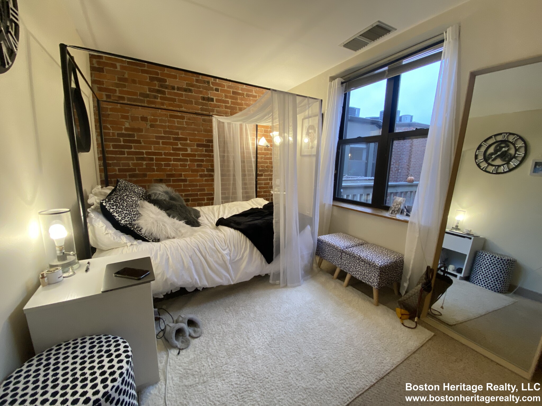 103 Gainsborough St, Fenway