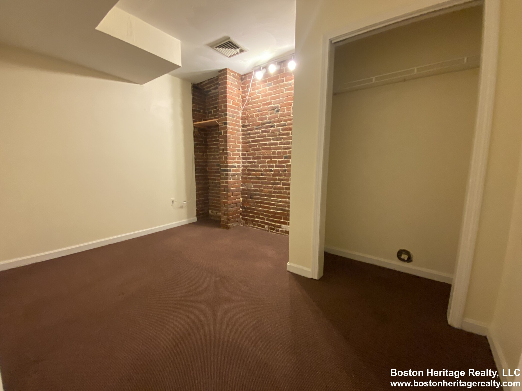 22 Symphony Rd, Fenway