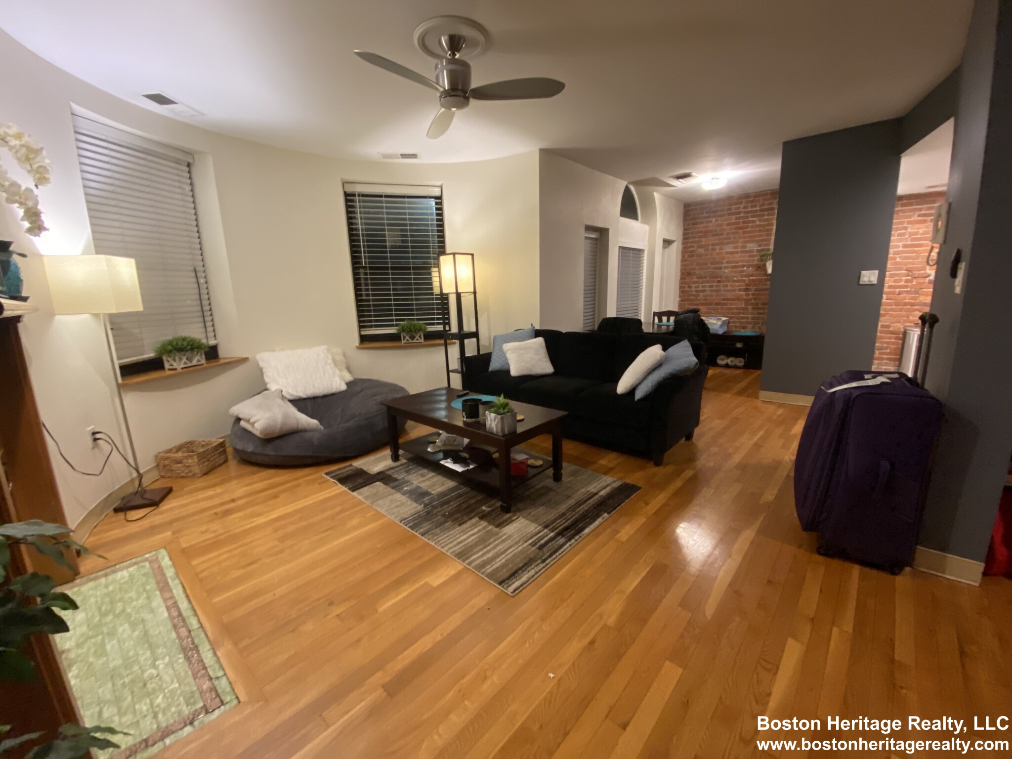 Spacious and Renovated 2 Bed Duplex on Gainsborough St.