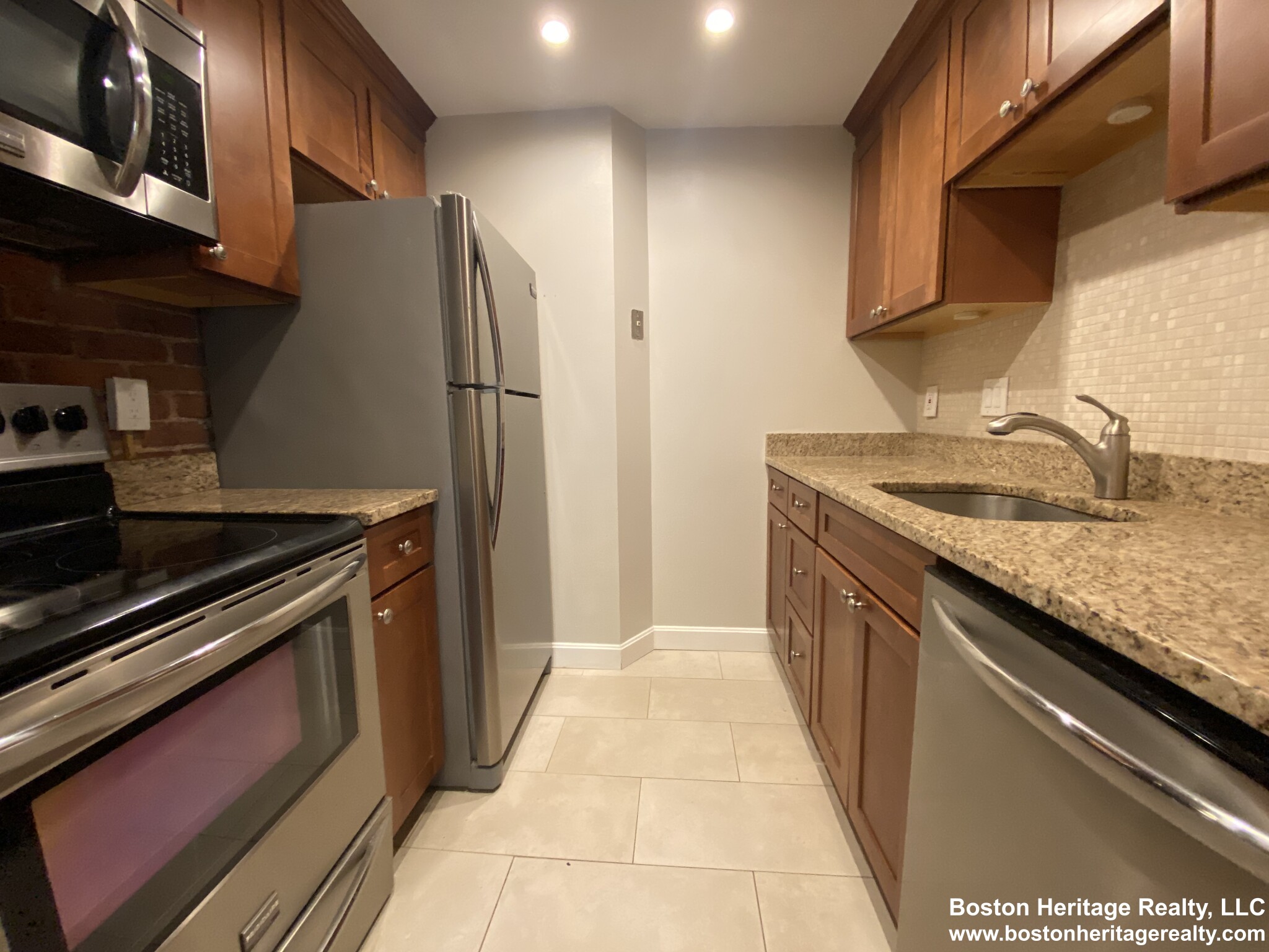 84 Gainsborough St, Fenway