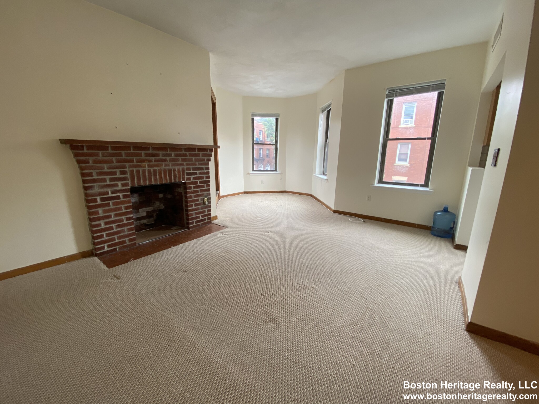 2 bed, 1.5 bath apartment for rent at 54 Gainsborough St Unit 2, Fenway — photo 3 of 10