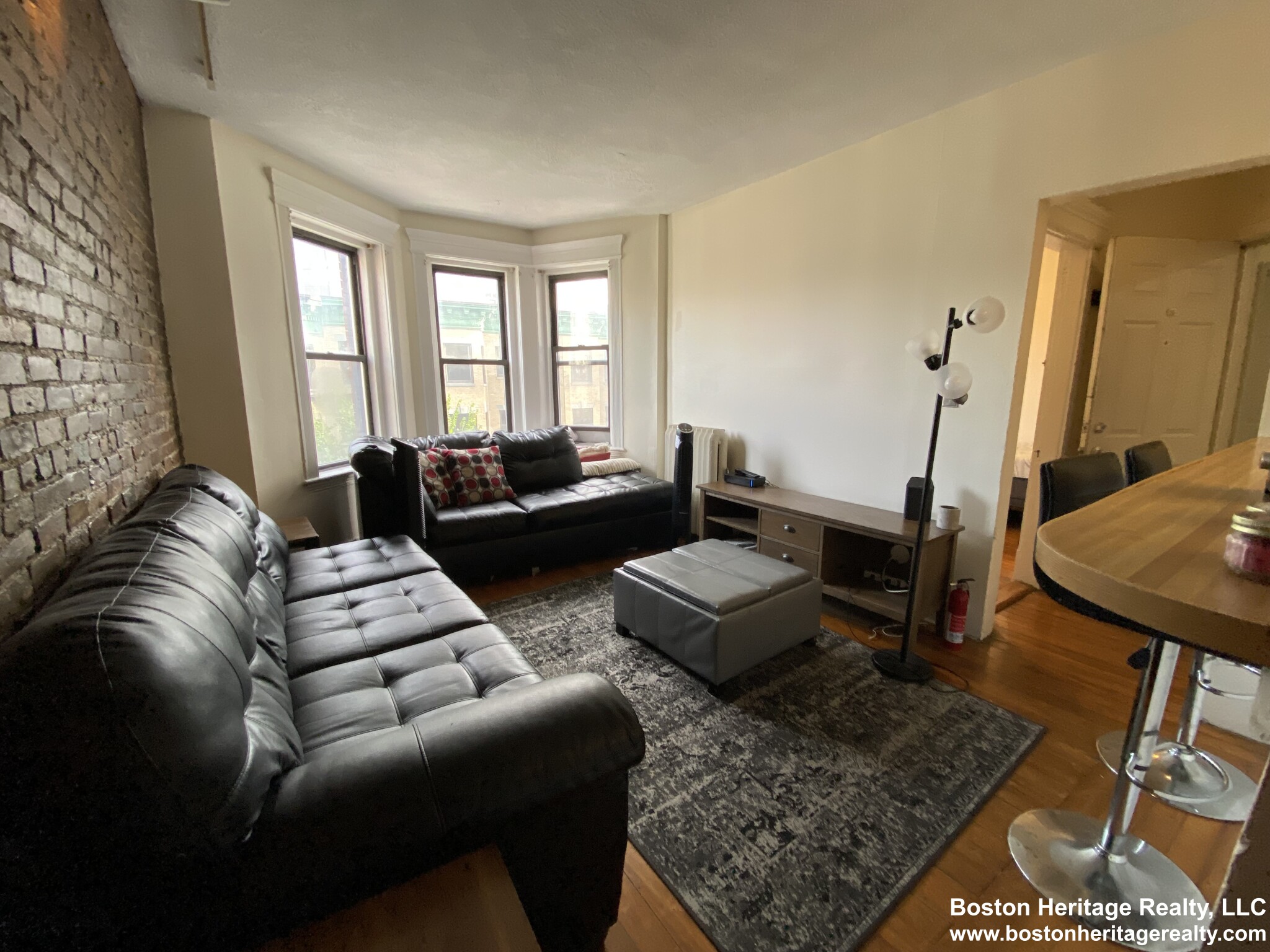 54 Burbank St, Fenway