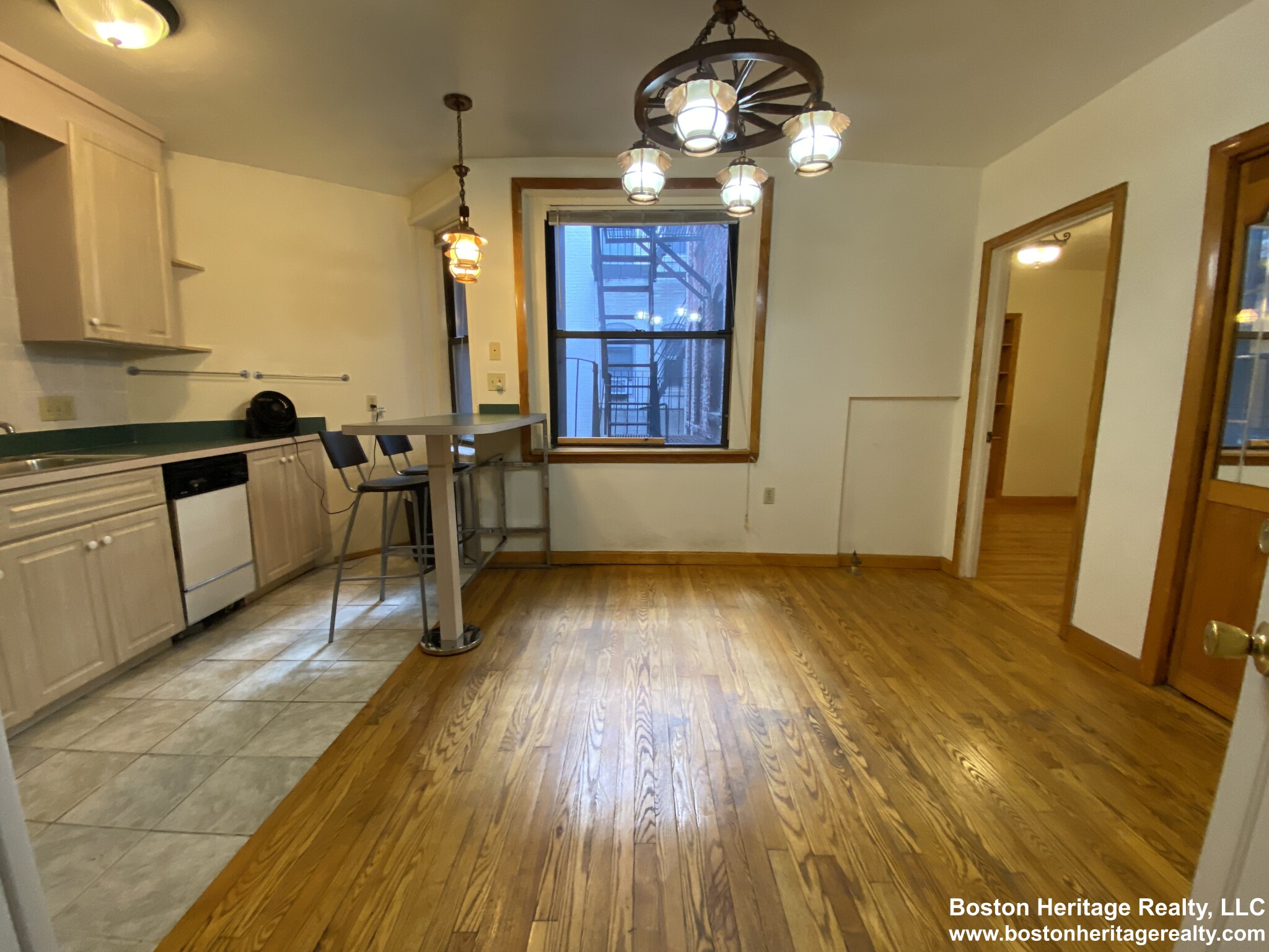 54 Burbank St, Fenway