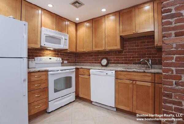 103 Gainsborough St, Fenway