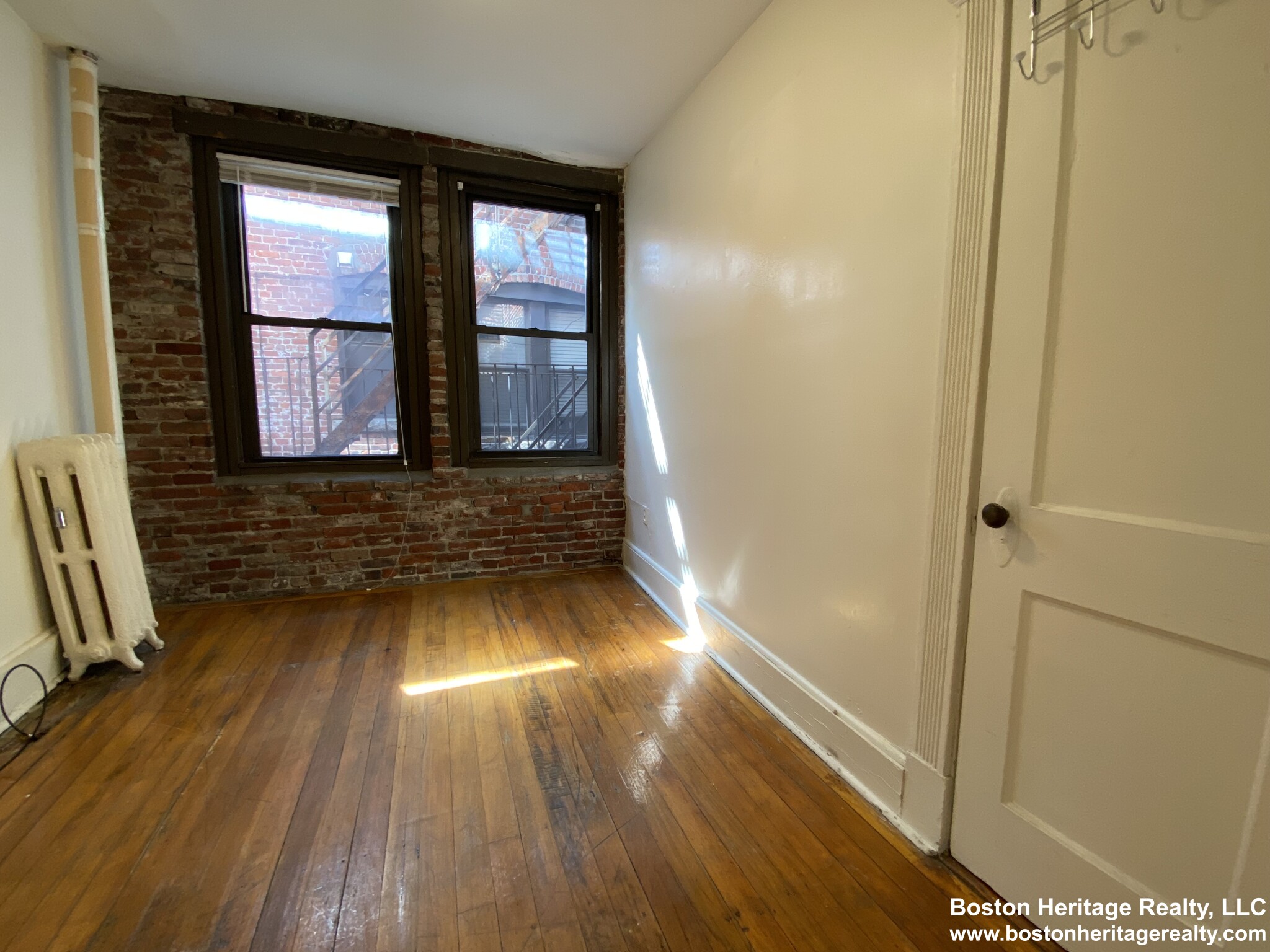 54 Burbank St, Fenway