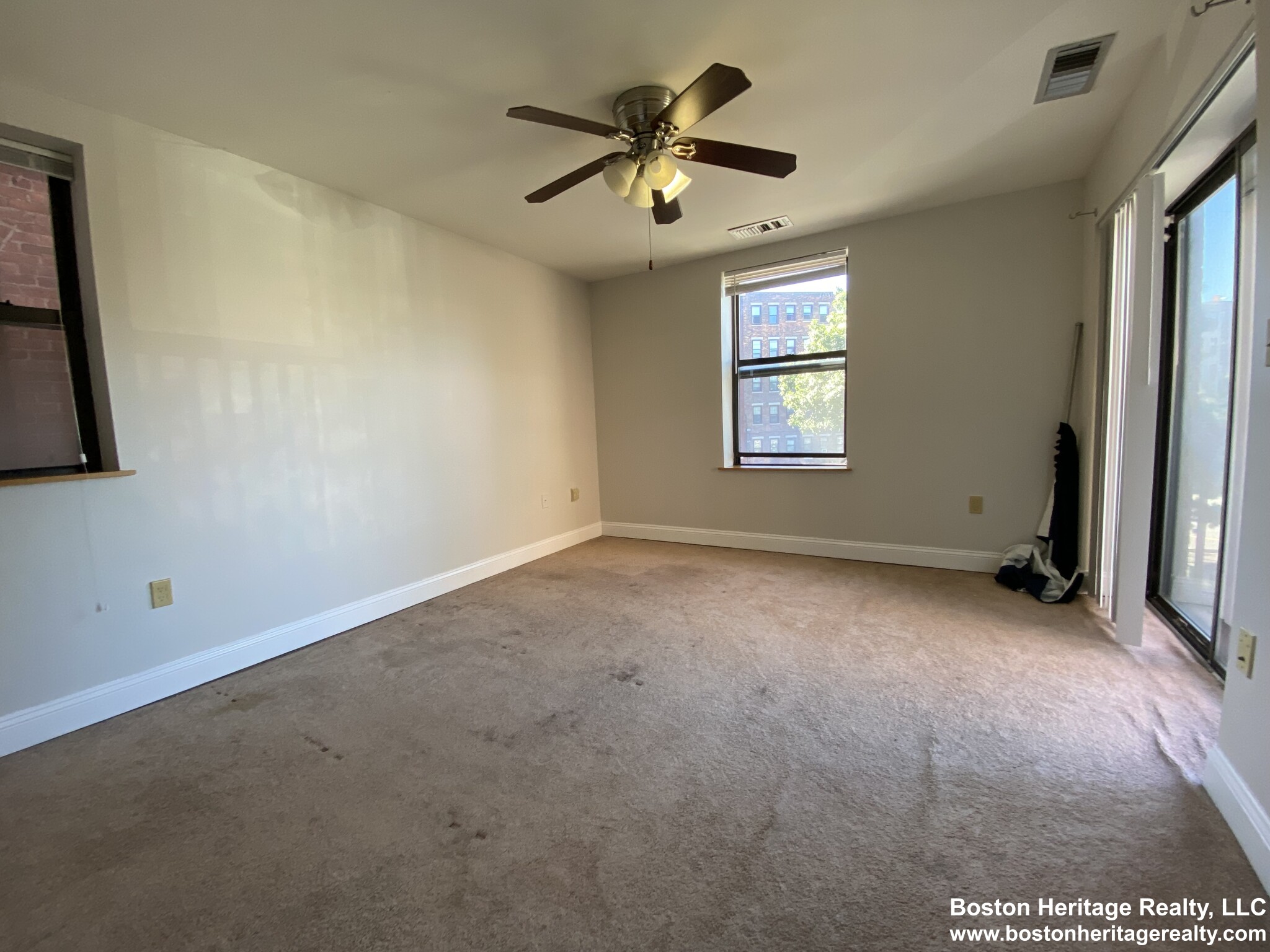 90 Gainsborough St, Fenway