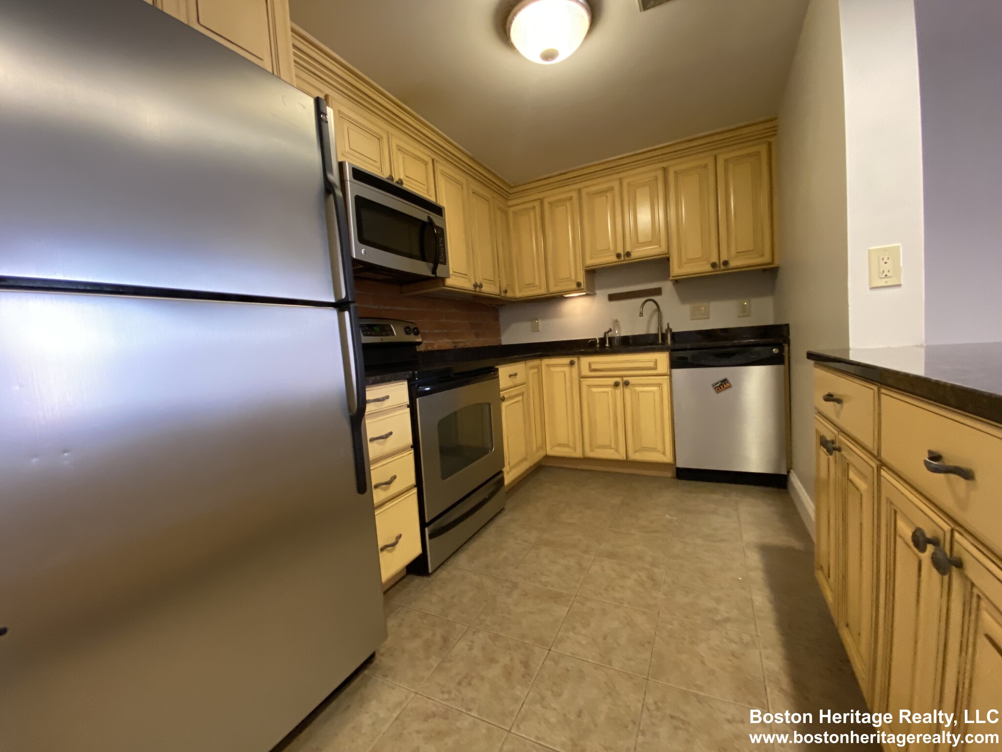 90 Gainsborough St, Fenway