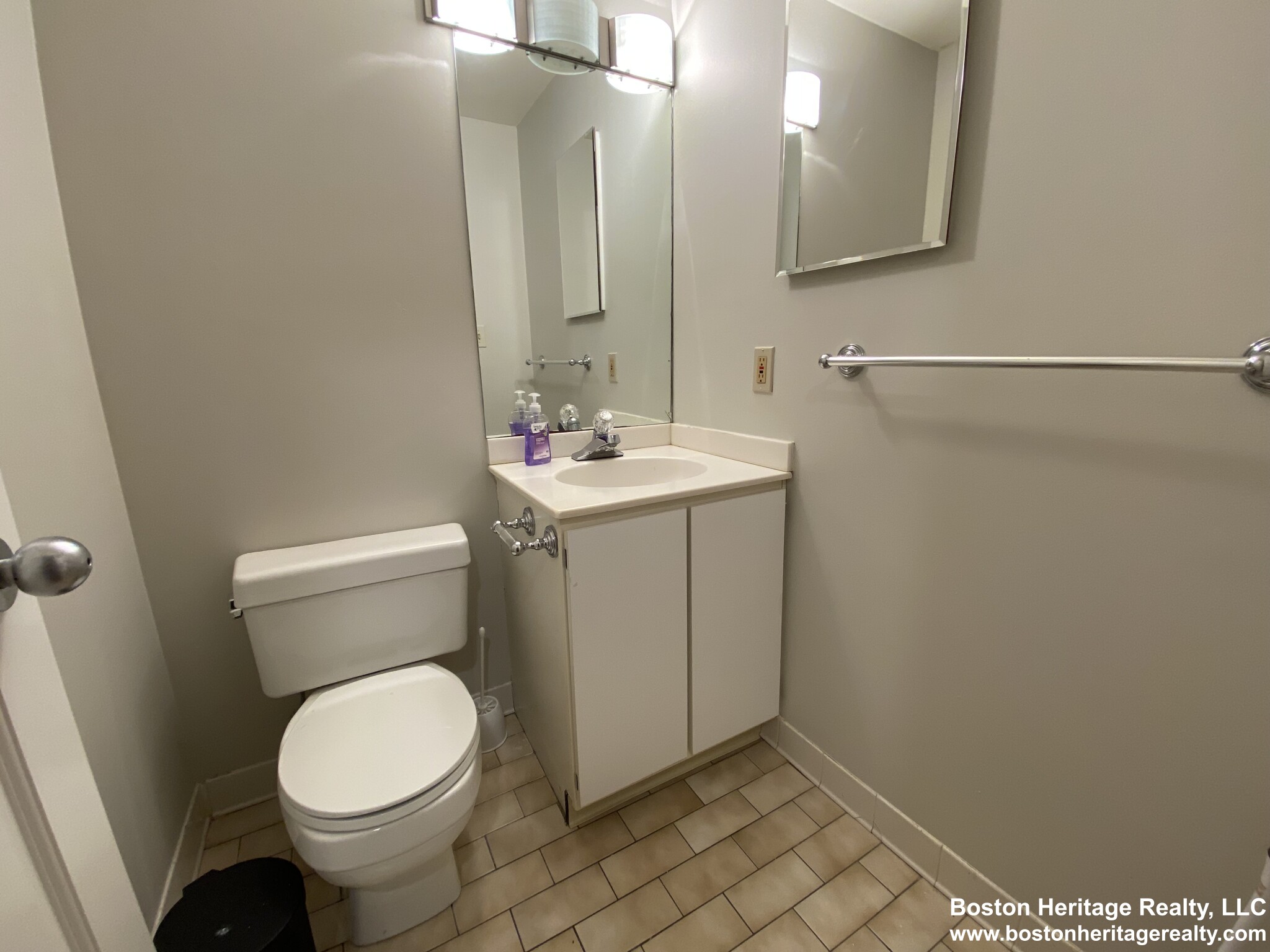 90 Gainsborough St, Fenway