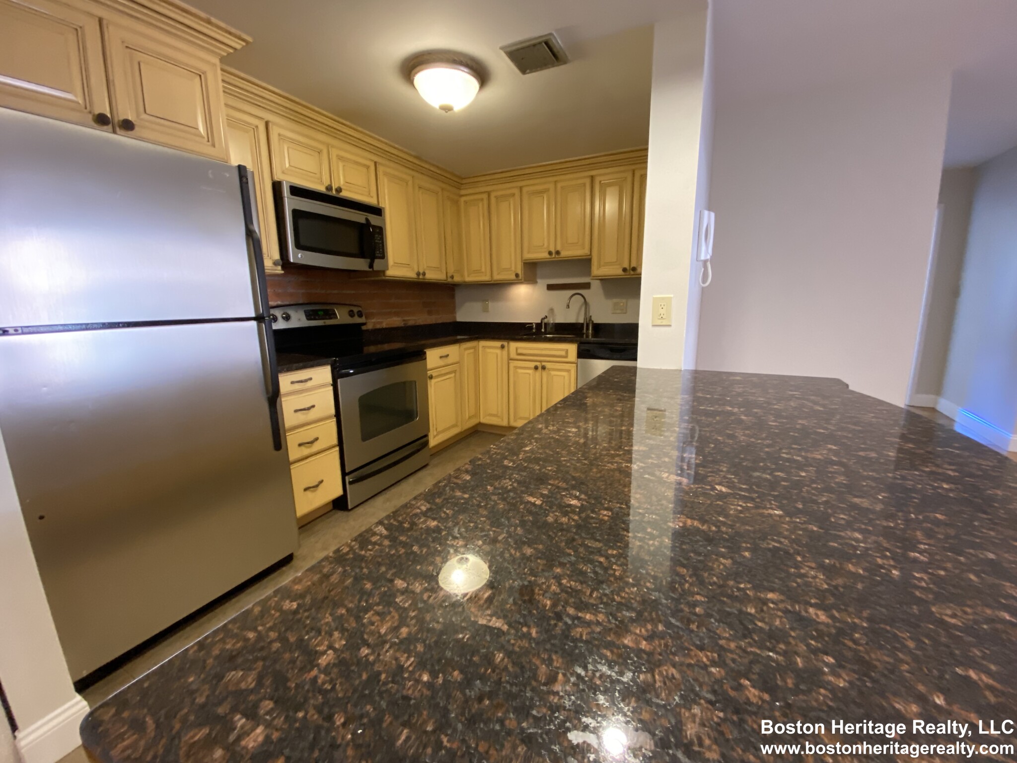 90 Gainsborough St, Fenway