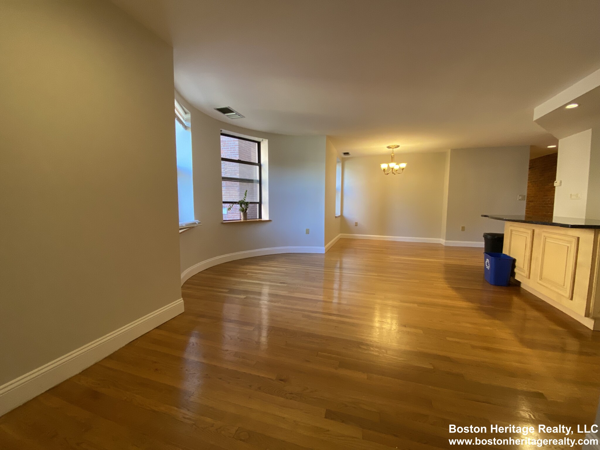 90 Gainsborough St, Fenway