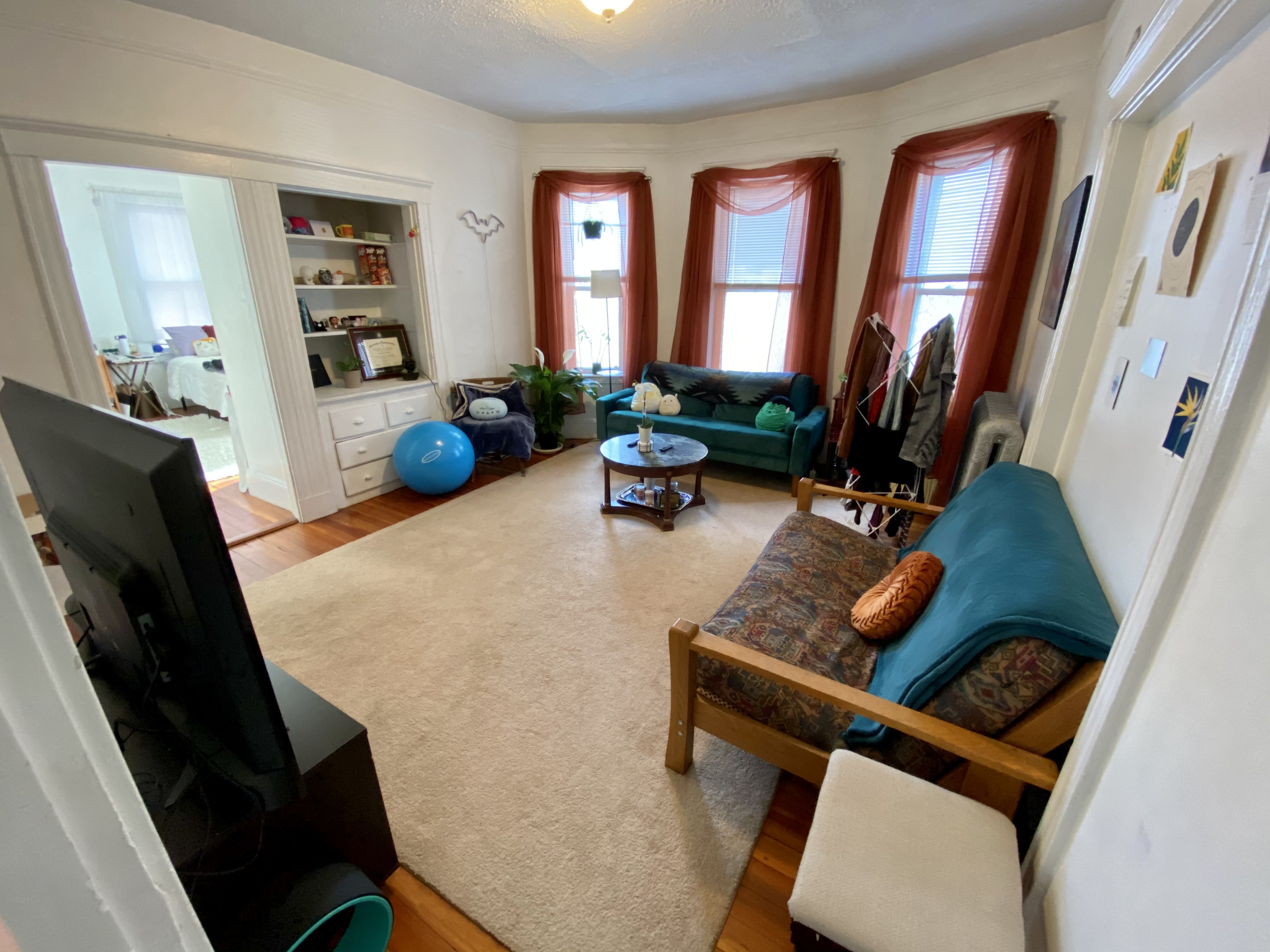 3 bed, 1 bath apartment for rent at 163 Kelton St Unit 1, Brighton — photo 1 of 11