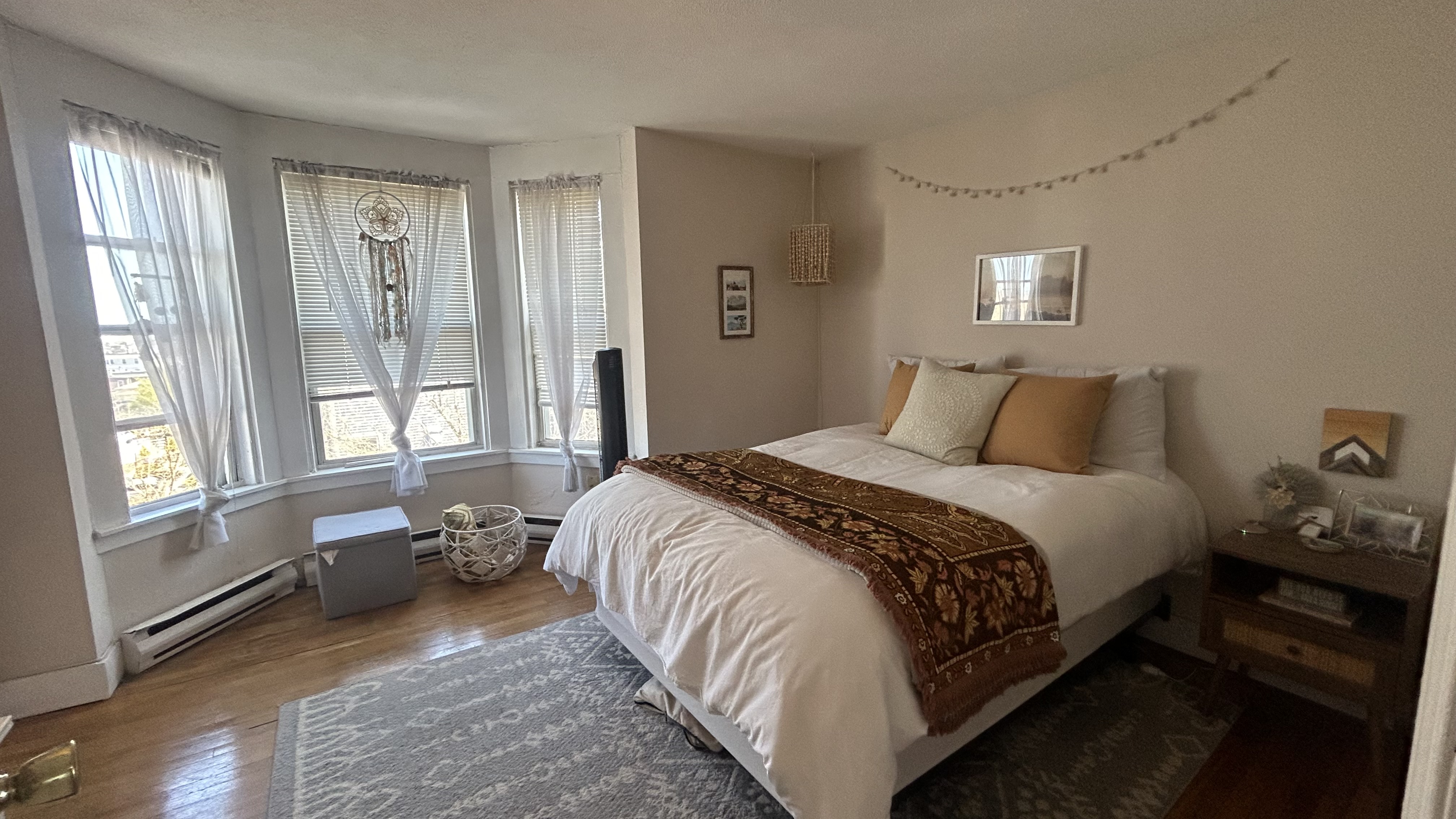 Photos of apartment on East Broadway,Boston MA 02127