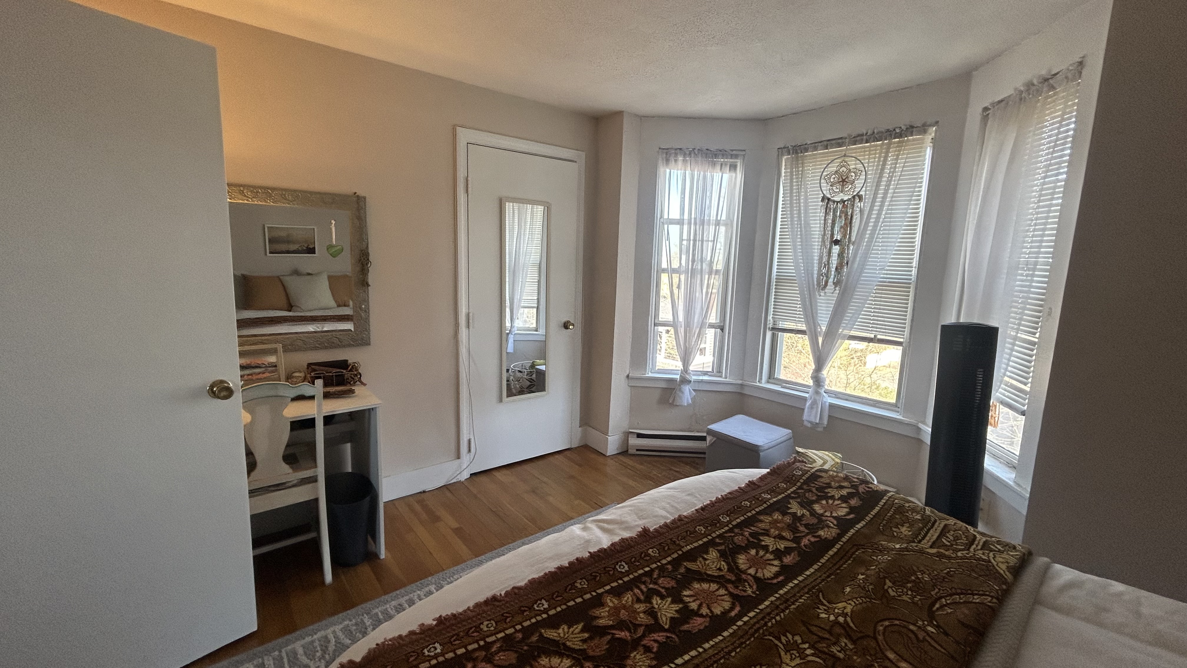 Photos of apartment on East Broadway,Boston MA 02127