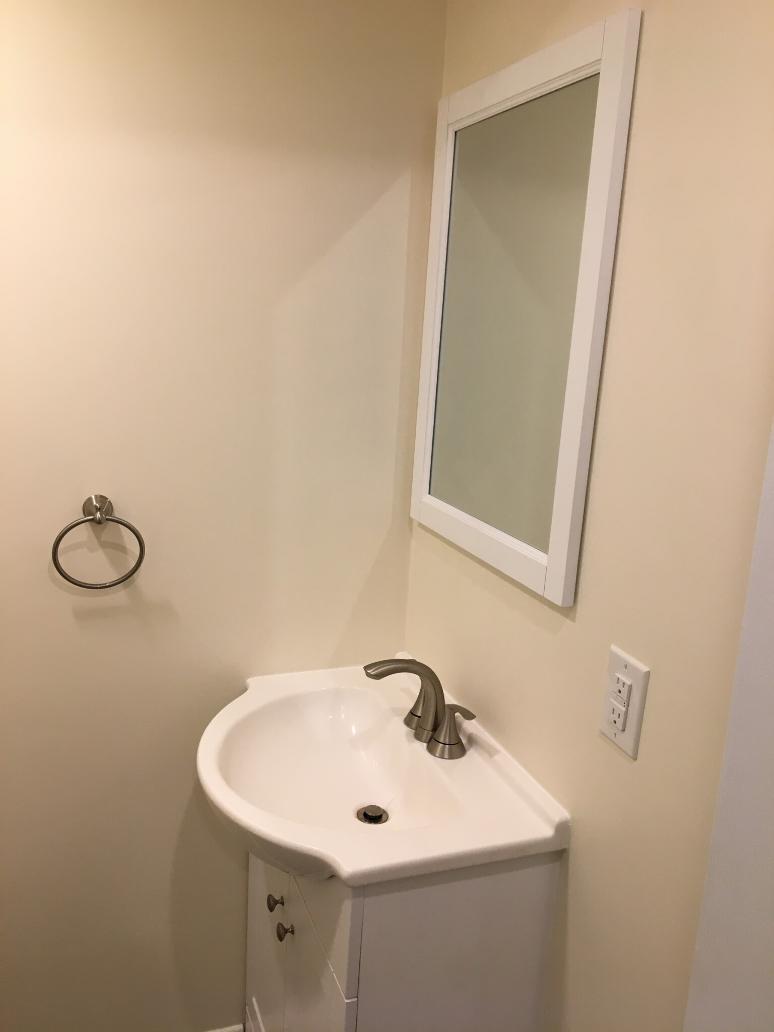 4 Mechanic St, Newton