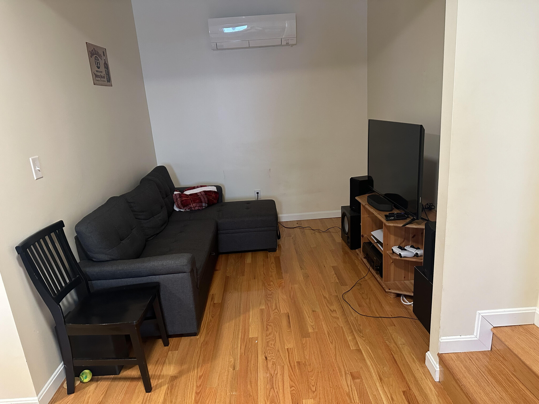 Photos of apartment on E 3rd,Boston MA 02127