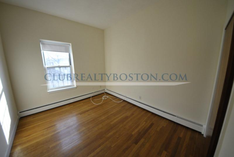 172 North Beacon St, Brighton