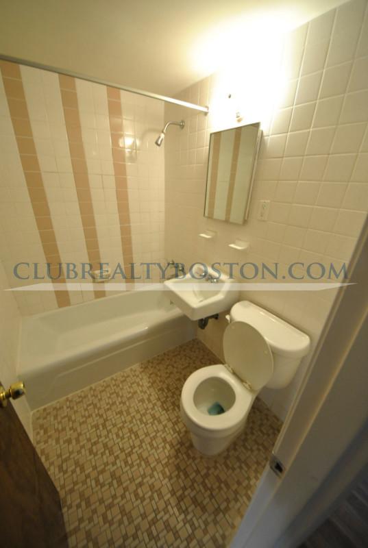 172 North Beacon St, Brighton