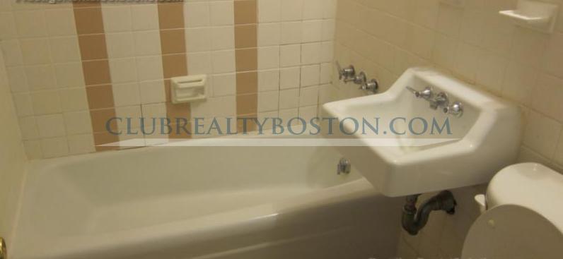 180 North Beacon St, Brighton