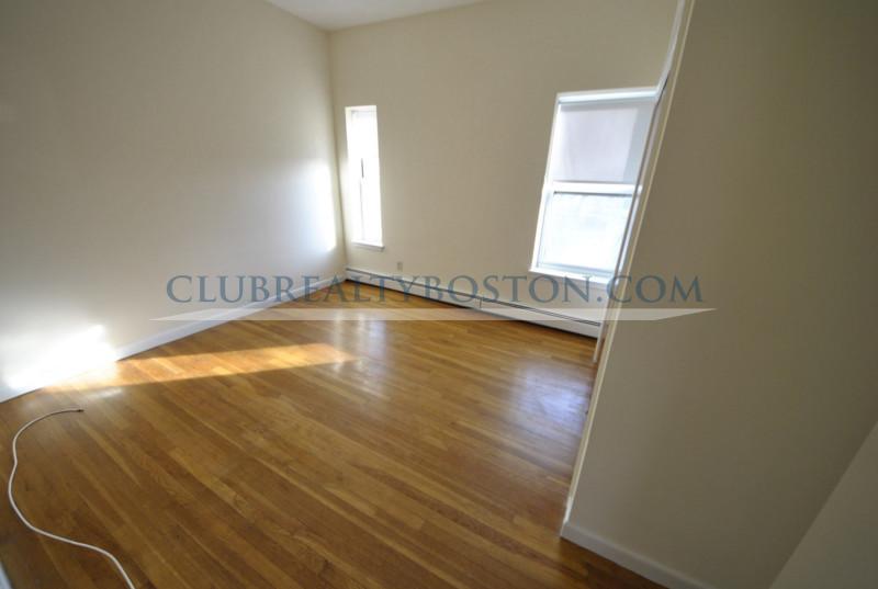 180 North Beacon St, Brighton