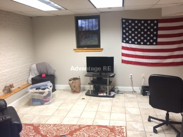 2 bed, 1 bath apartment for rent at 1066 Commonwealth Ave Unit 1, Allston — photo 4 of 24