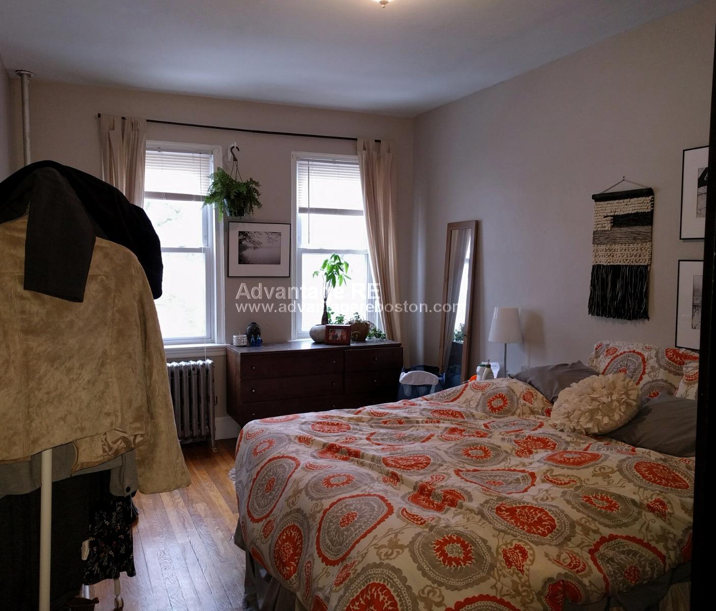 1 bed, 1 bath apartment for rent at 27 Lanark Rd Unit 10, Brighton — photo 2 of 9