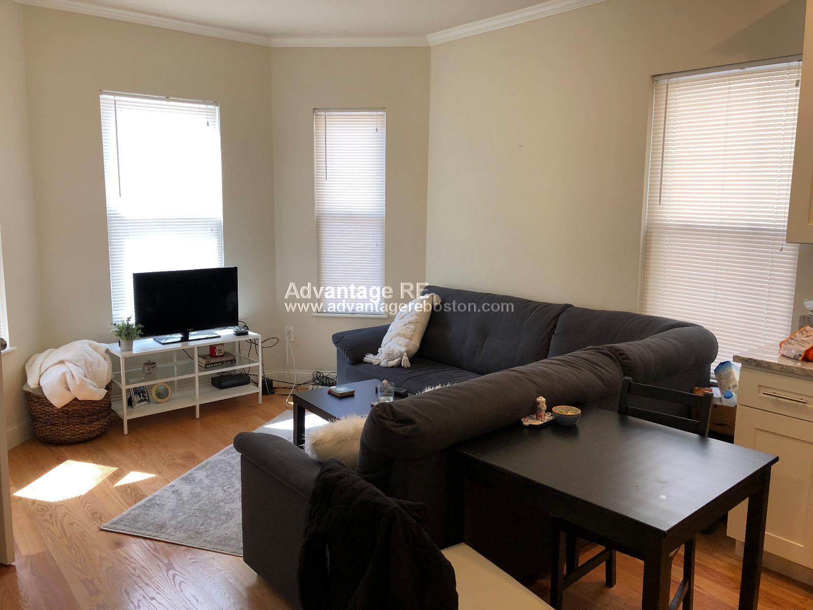 121 Webster Ave, Wellington-Harrington