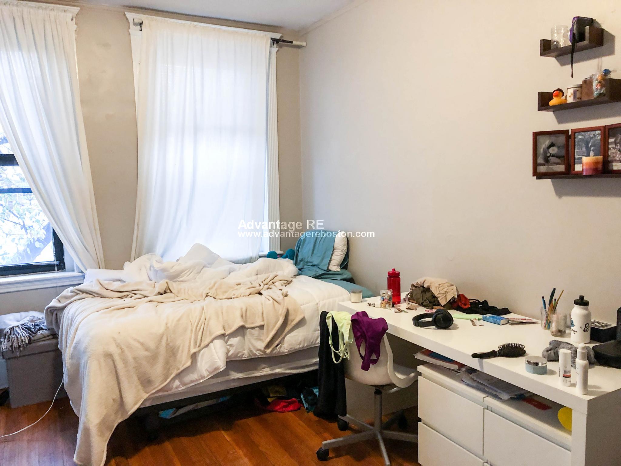 3 bed, 1 bath apartment for rent at 1066 Commonwealth Ave Unit 51, Allston — photo 13 of 28
