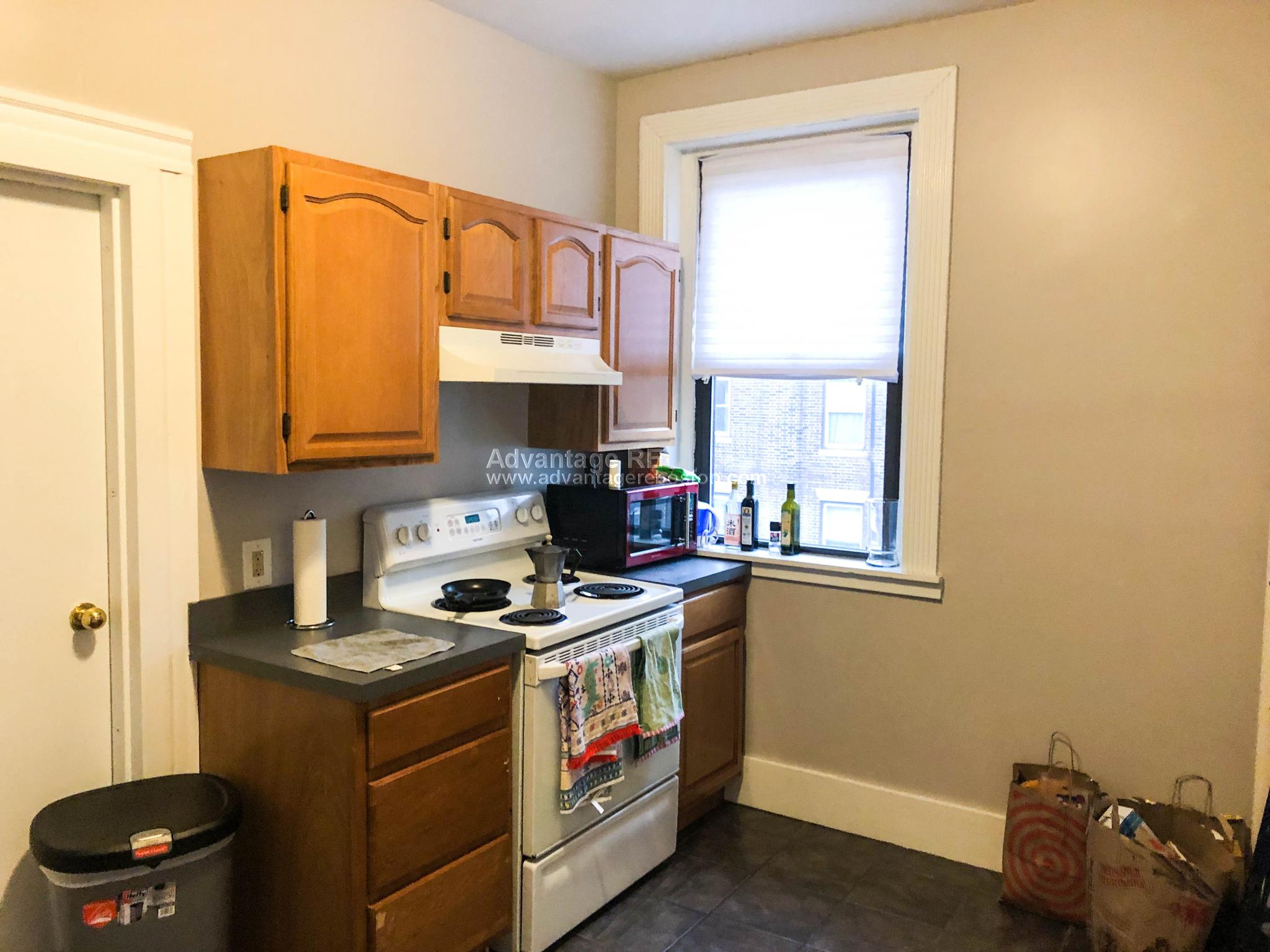 3 bed, 1 bath apartment for rent at 1066 Commonwealth Ave Unit 51, Allston — photo 12 of 28
