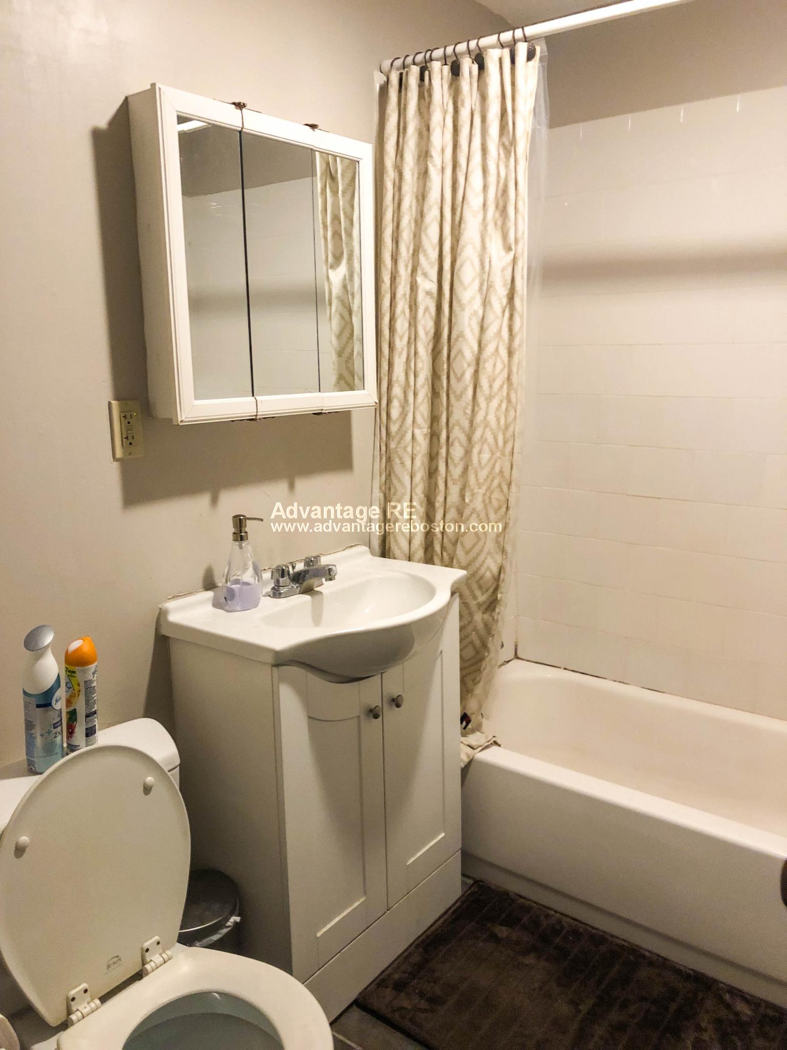 3 bed, 1 bath apartment for rent at 1066 Commonwealth Ave Unit 61, Allston — photo 13 of 27
